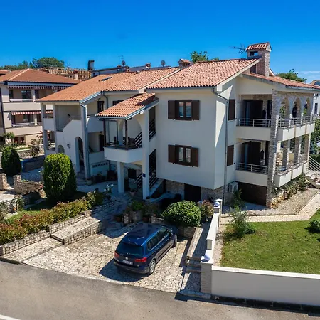 Marizela Apartment *