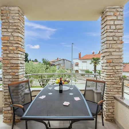 Marizela Apartment *