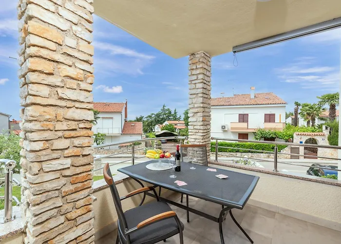 アパート Marizela